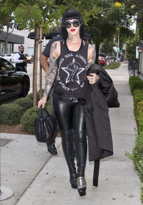 Kat von D out & about in West Hollywood Kat Von D Outfits, Magha Nakshatra, Punk Girl Fashion, Kat Von D Style, Spooky Icons, Dita Von Teese Style, Vampire Clothes, Casual Goth, True Winter