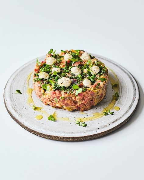 Best-of-the-best steak tartare Steak Tartare Recipe French, French Starters, Steak Tartare Recipe, Steak Appetizers, Restaurant Classic, Tartare Recipe, Best French Onion Soup, Food Plating Techniques, Beef Fillet