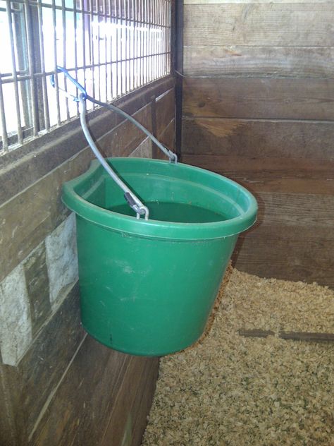 Water bucket in stall. Water buckets are cleaned and filled with water when the stalls are mucked out. Horse Water, Bucket Ideas, Water Bucket, Buckets, Horses, Water, Christmas, Quick Saves, Lofoten