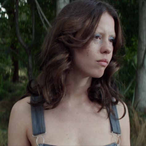 Mia Goth as Maxine Minx in X // Tags: maxine minx icons. maxine minx aesthetic. mia goth icons. horror. film. Mia Goth Icons, Minx Aesthetic, Icons Horror, Maxine Minx, Ti West, X 2022, Mia Goth, Beatiful People, X Movies