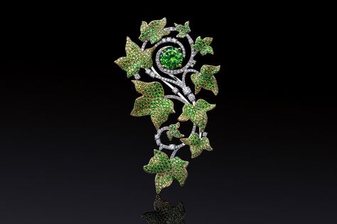 Katerina Perez, Forever Green, Japan Garden, Plant Jewelry, Jewelry Design Drawing, International Jewelry, Colorless Diamond, Flower Pins, Hair Ornaments