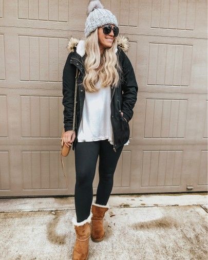 Outfit With Uggs, 2020 Aesthetic, Ugg Boots Outfit, Street Aesthetic, Black Leggings Outfit, Smen, Legging Outfits, Korean Aesthetic, Style Winter