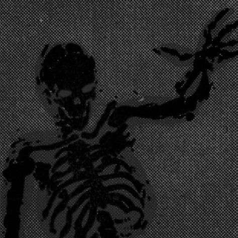 Skeleton Instagram Highlight Covers, Goth Highlights Instagram, Alt Profile Pics, Instagram Pfp For Boys, Goth Profile Pics, Skull Pfp, Darkcore Aesthetic, Goth Aesthetic Wallpaper, Icona Ios