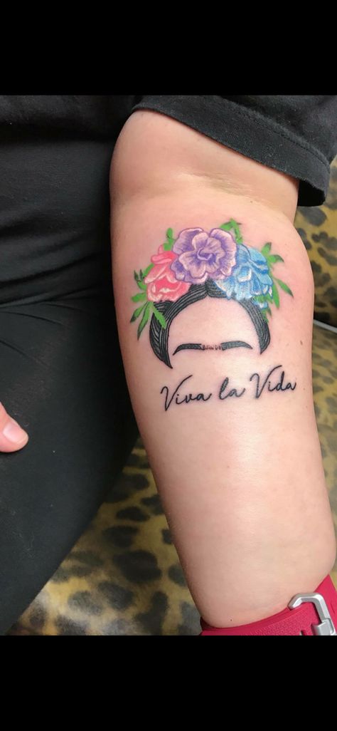 my new tattoo Friday Kahlo, Frida Tattoo, Frida Kahlo Tattoos, Artsy Tattoos, Floral Tattoos, Frida Art, New Tattoo, Feminine Tattoos, Little Tattoos