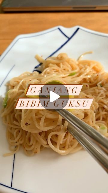 JinJoo on Instagram: "Ganjang Bibim Guksu— also known as Korean children’s favorite meal! 🫶🏼  Featuring somyeon noodles coated in a mix of soy sauce, sesame oil, and seasoning, it’s utterly delicious, and easy on the stomach. You can make this dish in less than 10 minutes, too!! ☺️❤️  RECIPE ➡️ Click the linkinbio link in my profile, then click the image of this post!  . . . #koreanfood #koreancooking #koreanrecipe #kimchimari #koreancuisine #koreanmeal #koreandish #soysauce #sesameoil #10minutemeals #noodles #veganrecipes #kidfriendlyrecipes   https://kimchimari.com/korean-soy-sauce-noodles-ganjang-bibim-guksu/" Somyeon Noodles, Bibim Guksu, Soy Sauce Noodles, 10 Minute Meals, Korean Cooking, Korean Dishes, Sesame Oil, Kid Friendly Meals, Asian Food