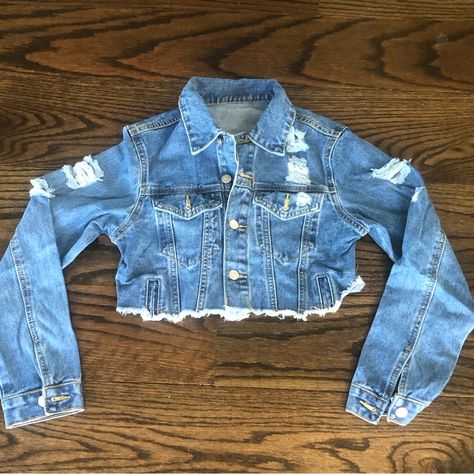 New Shein Denim Jacket With Destructed Details As Pictured, Size S Runs Small Best For Xs Or Teens, Super Cute! ___________ Light Wash Cropped Fits With Skirts, Collage Jacket, Shein Jacket, Oversized Black Denim Jacket, Cute Denim Jacket, Cute Jean Jackets, Shein Jackets, Girly Fits, Light Denim Jacket