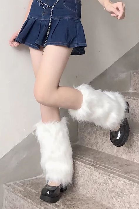 Big Fluffy Leg Warmers, Faux Fur Leg Warmers Outfit, Puffy Leg Warmers, White Fluffy Leg Warmers, Leg Warmers Fur, Leg Warmer Fashion, White Fur Leg Warmers, Big Leg Warmers, Fuzzy Leg Warmers Outfit