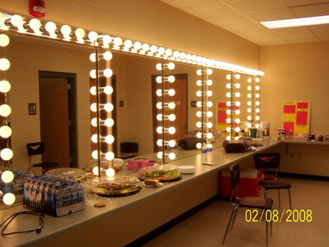 Back Stage Dressing Room, Pageant Room, Makeup Academy Interior, Celebrity Dressing Room, Cheer Room, Makeup Room Design, Basic Dressing, Dream Dressing Room, Nail Salon Interior Design