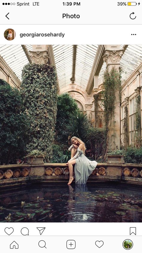 Fountain Photoshoot Aesthetic, Brooklyn Botanical Garden Photoshoot, Japanese Garden Photoshoot, Garden Photoshoot Aesthetic, Botanical Garden Photoshoot Ideas, Fountain Photoshoot, Botanical Garden Photo Shoot, Rosie Hardy, Photoshoot Landscape