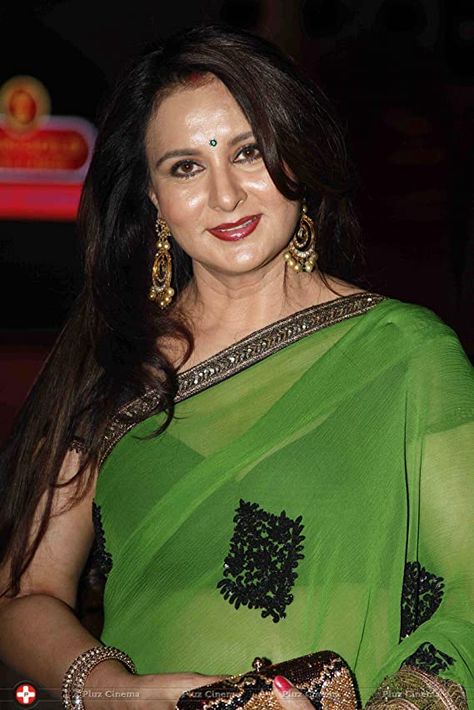 Poonam Dhillon 80s Actresses, Poonam Dhillon, Retro Bollywood, Plus Size Womens Clothing, Indian Beauty Saree, Bollywood Actress, Beauty Women, Asian Beauty, Saree