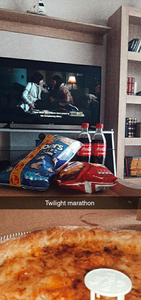 Twilight Sleepover, Twilight Marathon, Sleepover Aesthetic, Twilight Party, Pizza Aesthetic, Pj Day, Girl Goals, Sixteen Candles, Aesthetic Story