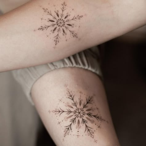 Snowflake Compass Tattoo, Dainty Snowflake Tattoo, Fineline Snowflake Tattoo, Ornamental Snowflake Tattoo, Snow Flake Tattoo Woman, Geometric Snowflake Tattoo, Snowflake Mandala Tattoo, Winter Tattoo Flash, Snow Tattoo Snowflakes