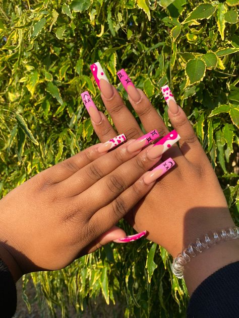 Teen Acrylic Nail Ideas, Girly Acrylic Nails Summer, Pink Gel Polish Nails, Disney Acrylic Nails, Girly Acrylic, Long Acrylic Nail Designs, Airbrush Nails, Girly Acrylic Nails, Cute Acrylic Nail Designs