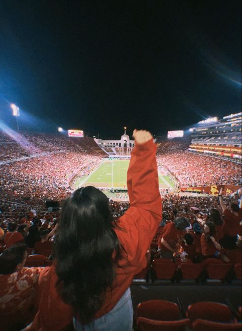 University of Southern California (USC) saturday night football game. Win over Stanford #fashion #photography #football #collegefootball #collegelife Usc Acceptance Letter, Stanford University Aesthetic, Stanford Aesthetic, Usc Aesthetic, Dinner List, Usc University, Stanford Football, Stanford California, Dream University