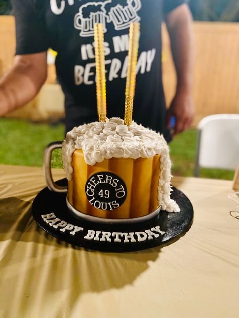 Cake For 17th Birthday Boy, Beer Cake Ideas For Men, Men Birthday Cakes, Beer Themed Cake, Birthday Cake Ideas For Men, Birthday Cake Beer, Beer Bottle Cake, 50th Birthday Cakes For Men, Beer Mug Cake