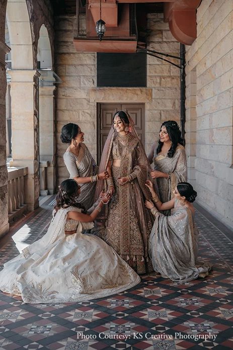 Bridesmaid Photoshoot Indian, Nikaah Aesthetics, Bridesmaids Photoshoot, Bride And Bridesmaid Pictures, Eid Quotes, Bridesmaid Poses, Bridesmaid Pictures, Bridesmaid Photoshoot, Indian Wedding Poses