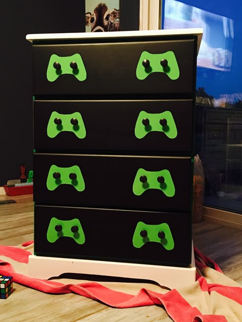 Xbox dresser Video Game Dresser Diy, Xbox Bedroom Ideas Decor, Kids Gamer Bedroom Ideas, Xbox Game Room Ideas, Gamer Dresser, Xbox Room Ideas, Xbox Bedroom Ideas, Boys Bedroom Game, Xbox Bedroom