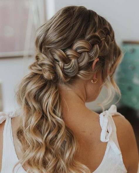 Low Wavy Ponytail with a Crown Braid Hair Styles Design, Trendy Haircuts For Long Hair, Bridesmaid Ponytail, Girls Hair Styles, Wedding Ponytail Hairstyles, Glamorous Curls, Wedding Ponytail, Large Curls, Teased Hair