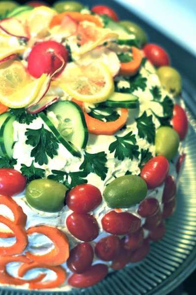 Savory Sandwich Cake Recipe Sandwich Cakes, Cake Sandwich, Sandwich Loaf, Party Sandwiches, Edible Crafts, Veggie Sandwich, Sandwich Cake, Loaf Recipes, Swedish Recipes