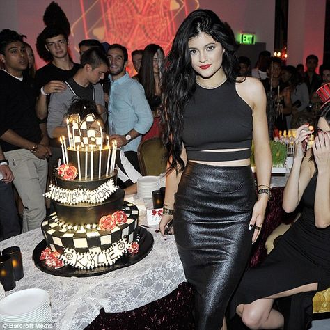 Gorgeous girl: Kylie Jenner was the belle of the ball in a leather skirt and crop top, her dark hair falling waves over her shoulders Kylie Jenner Sweet 16, Kylie Jenner 16, Kendall Ve Kylie, Kylie Jenner Birthday, Sweet 16 Party Favors, Kylie Hair, Jenner Hair, Kylie Jenner Hair, Jenner Girls