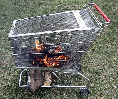 Shopping cart equals Portable Fire Pit with built-in log storage Upcycled Fire Pit, Diy Fire Pit Ideas, Fire Pit Plans, Fire Pit Gallery, Easy Fire Pit, Fire Pit Materials, Fire Pit Ideas, Fire Pit Ring, Metal Fire Pit