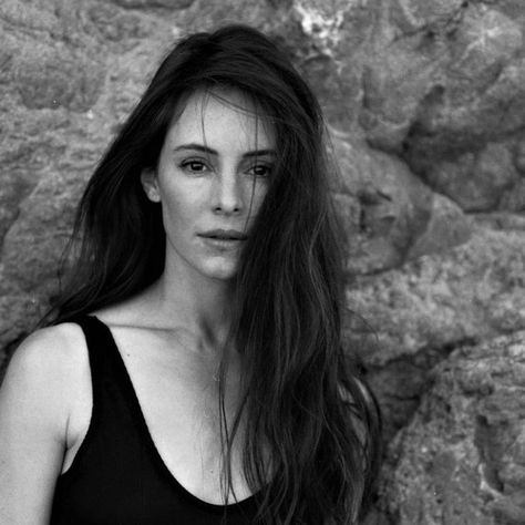 Madeleine Stowe Victoria Grayson, Madeleine Stowe, Mermaid Pictures, Online Photo Gallery, Richard Gere, Classic Beauty, Ladies Day, Online Photo, Timeless Beauty