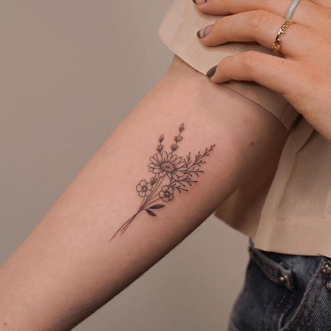 Sunflower And Lavender Tattoo, Lilly Tattoos, 2023 Tattoo Ideas, Daisy Tattoo Ideas, Marley Tattoo, Small Daisy Tattoo, Daisy Tattoo Designs, 2023 Tattoo, Bouquet Tattoo