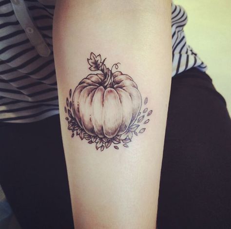 pumpkin tattoo - 40 Unforgettable Fall Tattoos  <3 <3 Blatt Tattoos, Berg Tattoo, Pumpkin Tattoo, Autumn Tattoo, Kunst Tattoos, Inspiration Tattoo, Tattoos Geometric, Halloween Tattoo, Halloween Tattoos