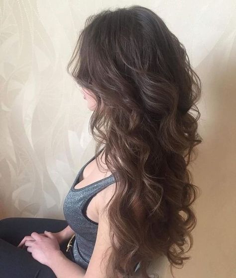 Kasut Wanita, Hairstyles For Layered Hair, Hair Stylies, Long Wavy Hair, Hair Inspo Color, Dream Hair, Aesthetic Hair, Hairstyles Haircuts, العناية بالشعر