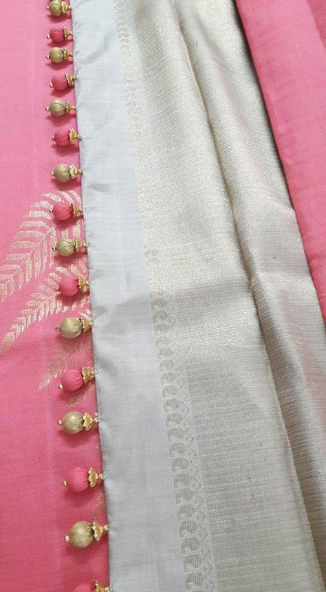 Tassel Dupatta Designs, Tossils For Saree, Saree Tussel Designs, Saree Gonda Designs Latest, Kuchulu For Sarees, Kongu Mudulu Designs, Kucchu Designs Saree, Tassels For Dupatta, Saree Pallu Tassels