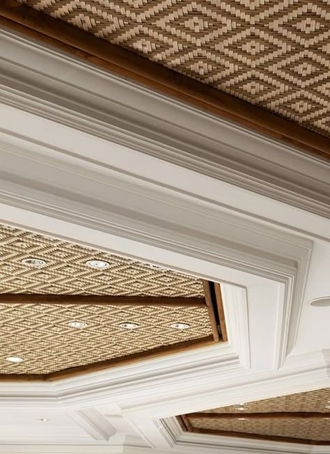 Cane False Ceiling, Hotel Room Ceiling, Cane Ceiling, Dining Ceiling, Rattan Ceiling, Interior Ceiling Design, Ceiling Detail, Ceiling Treatments, False Ceiling Design