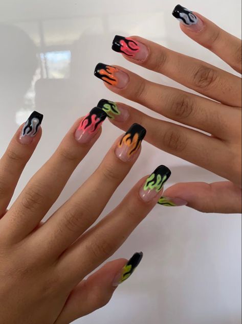 Black fire with coloured outlines Black Fire Nails, Smart Nails, Nail Art For Kids, Cute Simple Nails, Diy Techniques, Nails For Kids, Gel Nail Design, Black Fire, Fire Nails