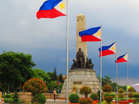 Jose Rizal Monument, Rizal Monument, Philippine Culture, Rizal Park, Deep Wallpaper, Anger Art, Jose Rizal, Philippines Culture, Angel Wallpaper