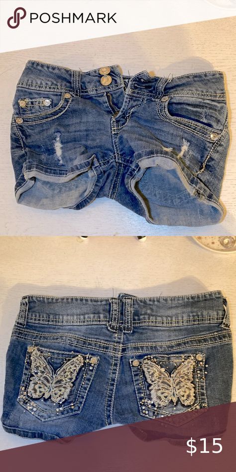 Bedazzled jean shorts Bedazzled Jean Shorts, Bedazzled Shorts, Bling Shorts, Bleached Shorts, Bedazzled Jeans, Bleached Jeans, Ripped Jean Shorts, Aesthetic Style, Dream Style