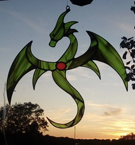 Stained Glass Dragon Patterns, Dragon Stained Glass Pattern, Stainglass Ideas, Stained Glass Dragon, Celtic Stained Glass, Dragon Door, Diy Fairy Wings, San Jordi, Dragon Project