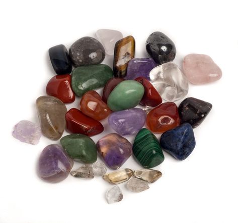 How to take care of your Crystals? Dandelion Yellow, Chakra Racine, Cleansing Crystals, Gemstone Meanings, Les Chakras, Power Crystals, Attract Wealth, Blue Kyanite, Red Jasper