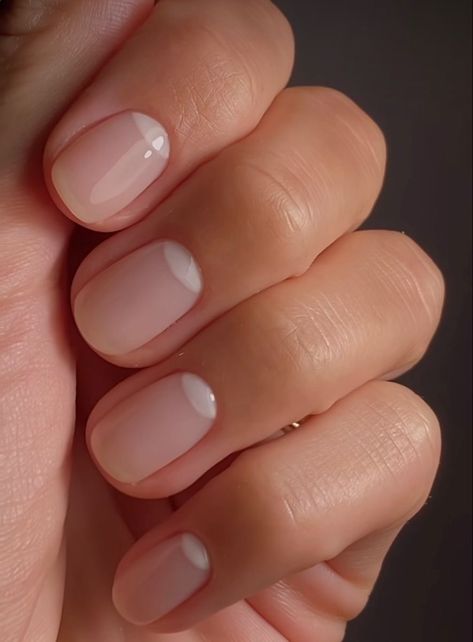 28 Natural Summer Nails 2024: Embrace Elegance with Trendy Styles - divagaze.com Nails Trendy 2024, Cute Short Natural Nails, Nude Nails Short, Natural Summer Nails, Perfect French Tip, Berry Nails, Natural Nails Manicure, Summer Nails 2024, 2025 Goals