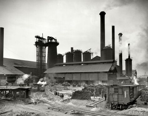 1906, Birmingham. Recognize this silhouette? The famous Sloss Furnaces. Sloss Furnace, Blast Furnace, Boston Public Library, Magic City, Birmingham Alabama, Photo Archive, Historical Society, Vintage Photographs, Willis Tower