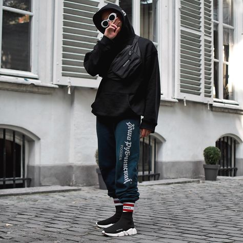 Balenciaga hoodie Vintage white oval glasses balenciaga bum bag/waistbag/fanny pack Gosha rubchinskiy sweat pants Black / White vetements socks Balenciaga speed trainers Instagram @eastsouth99 https://www.instagram.com/eastsouth99/ Sock Sneakers Outfit, Balenciaga Speed Runner, Balenciaga Outfit, Balenciaga Sock, Balenciaga Hoodie, Balenciaga Speed Trainers, Balenciaga Runners, Hype Beast, Clothing Reference