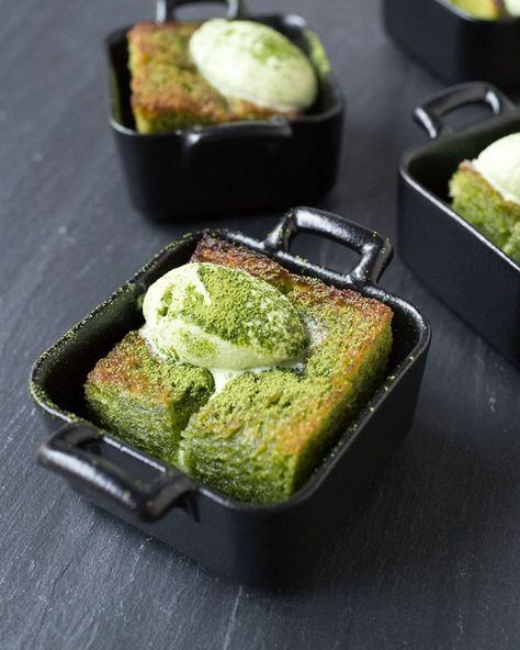 Green Tea Pancakes, Brick Toast, Green Tea Dessert, Asian Cafe, Matcha Green Tea Recipes, Matcha Dessert, Matcha Cake, Green Tea Recipes, Honey Toast