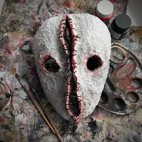 Diy Scary Mask, Horror Mask Ideas, Scary Masks Creepy, Scary Masks, Masks Ideas, Creepy Masks, Horror Halloween Costumes, Mascaras Halloween, Creepy Costumes