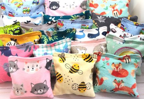 This Cold & Heat Packs item by OnceUponASeamShop has 1124 favorites from Etsy shoppers. Ships from Queen Creek, AZ. Listed on Aug 3, 2024 Boo Boo Bags Diy, Thick Fabric Projects, Boo Boo Bunny Ice Packs Diy, Rice Packs, Boo Boo Bags, Reusable Products, Rice Pack, Corn Bags, Rice Bag