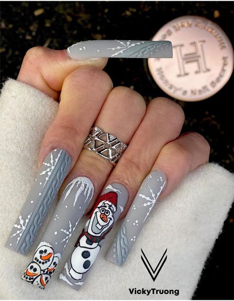 Christmas nails, Christmas nail art, Christmas nail ideas, Cute Christmas nails, festive nails, cute xmas nails, Christmas nails French Candy Cane Acrylic Nails, Gray Christmas Nails, Nail Art Snowflakes, Grey Nail Ideas, Olaf Nails, Disney Frozen Nails, Grey Christmas Nails, Christmas Nails Glitter, Nail Art Designs Valentines