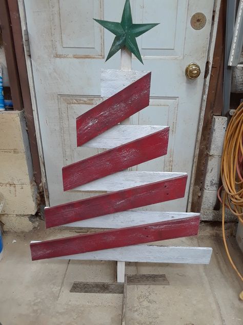 4' candy cane zig zag tree Christmas Tree Pallet, Christmas Tree Nail Art, Tree Nail Art, Christmas Tree Nails, Pallet Christmas Tree, Pallet Christmas, Sale Ideas, Wood Christmas Tree, Christmas Tree Crafts