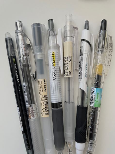 School Supplies Pens & Pencils, Aesthetic Stationery Supplies, Aesthetic Pencils, Muji Stationery, Aesthetic Stationary, Studying Stationary, Pretty School Supplies, 500 Dollars, School Suplies