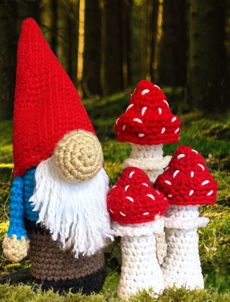 Crochet Gnome Crochet Gnome Organizer Free Pattern, Fair Isle Crochet, Diy Slippers, Crochet Mushroom, Crochet Heart Pattern, Crochet Mouse, Crochet Barbie Clothes, Crochet Daisy, Crochet Lace Pattern