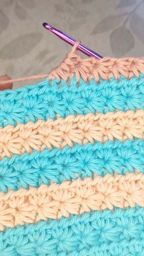 Quick Crochet Stitches For Blankets, Easy Pretty Crochet Stitches, Pretty Crochet Stitches, Chevron Crochet Patterns, Crochet Stitch Pattern, Crochet Star Stitch, Crochet Stitches For Blankets, Crochet Stitches Free, Crochet Blanket Designs