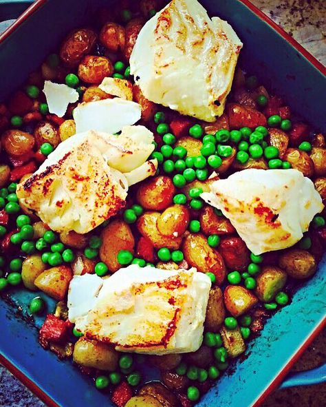 Cod And Chorizo Recipes, Blue Aga, Cod Recipes Healthy, Aga Recipes, Easy Simple Recipes, Dates Cake, Mediterranean Recipe, Chorizo Recipes, Tray Bake Recipes