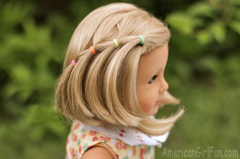 Elastic Waterfall Hairstyle For American Girl Dolls! (click through for tutorial) Cute Doll Hairstyles, Hairstyles For Dolls, Ag Doll Hairstyles, Dolls Hairstyles, Doll Hairstyle, Baby Doll Hair, American Girl Hairstyles, Doll Hairstyles, Waterfall Hairstyle