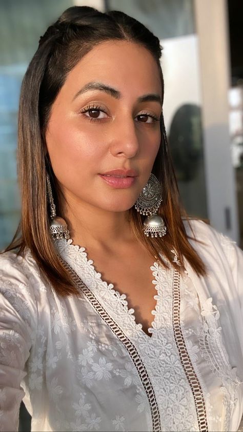 White Lace Neck Design Kurti, Suit Neck, Casual Weekend Style, Lace Blouses, Lace Suit, Kaftan Designs, Lace Dress Design, Hina Khan, Neck Designs For Suits